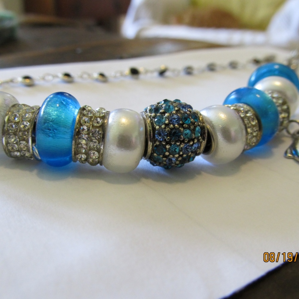 Bella Perlina Bead Dolphin Charm Bracelet - Picture 4 of 5